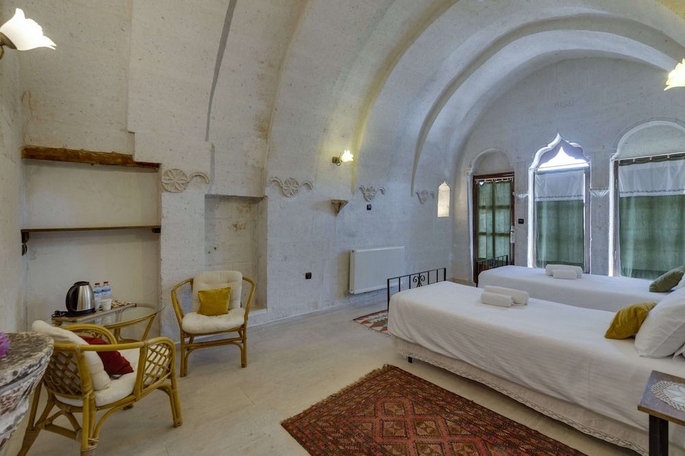 El Puente Cave Hotel Family Quadruple Room 16