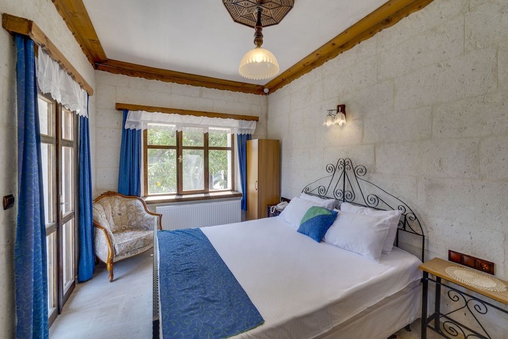 El Puente Cave Hotel Family Quadruple Room 12