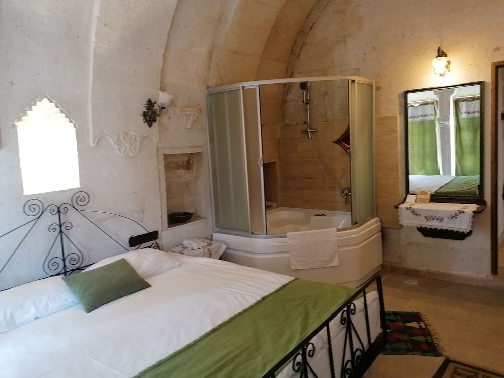 El Puente Cave Hotel Family Quadruple Room 20