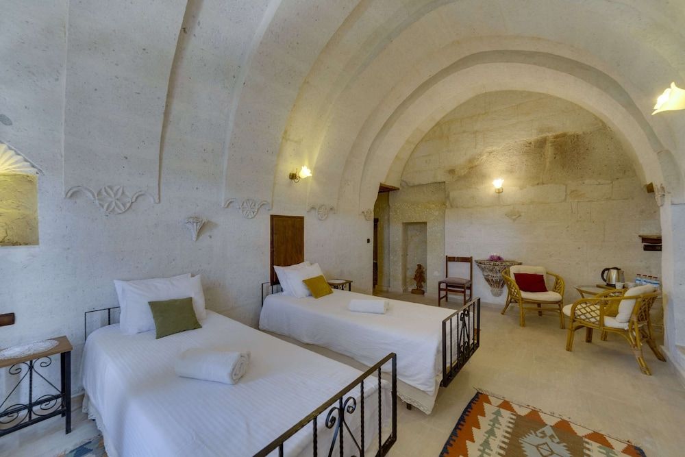 El Puente Cave Hotel Family Quadruple Room 11