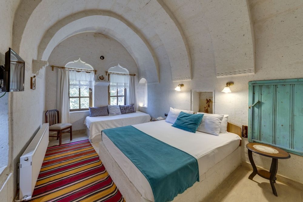 undefined El Puente Cave Hotel 3