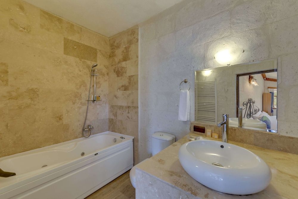 El Puente Cave Hotel Family Quadruple Room 15