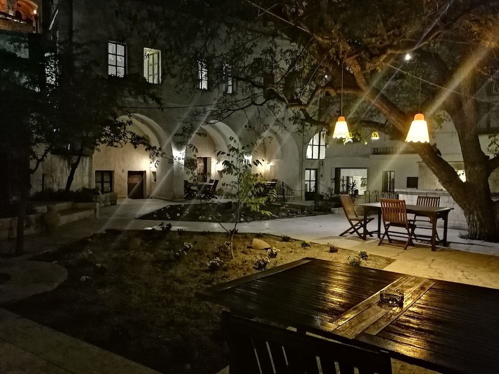 undefined El Puente Cave Hotel 8