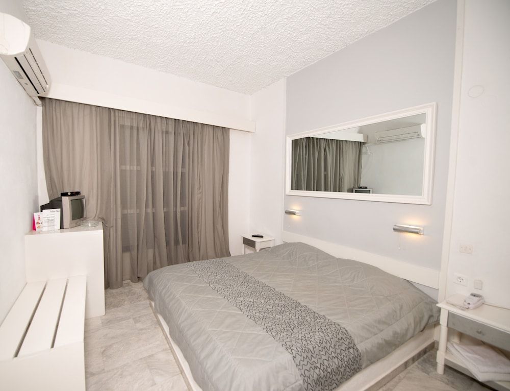 Porto Castello Standard Room 4