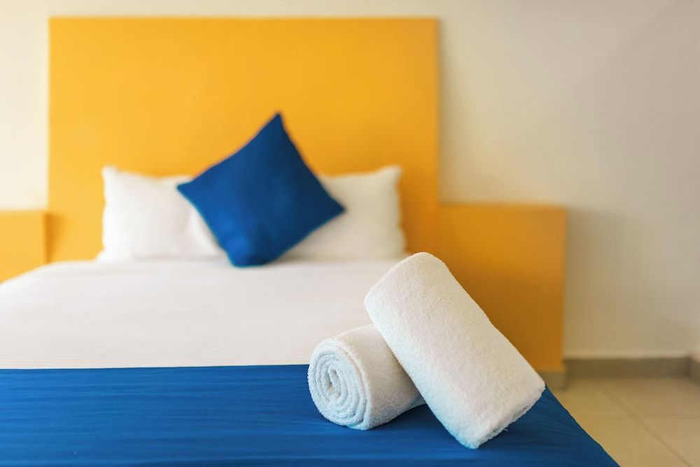 Hotel Ixzi Plus Quadruple Room, 2 Double Beds 2