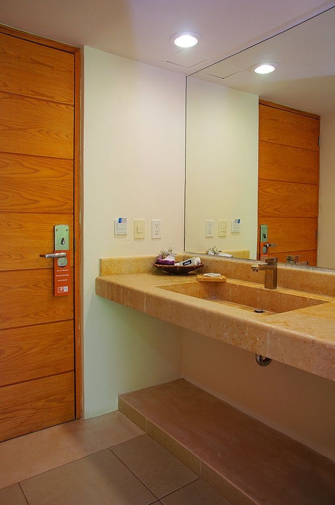 Hotel Ixzi Plus Standard Double Room, 1 King Bed 5