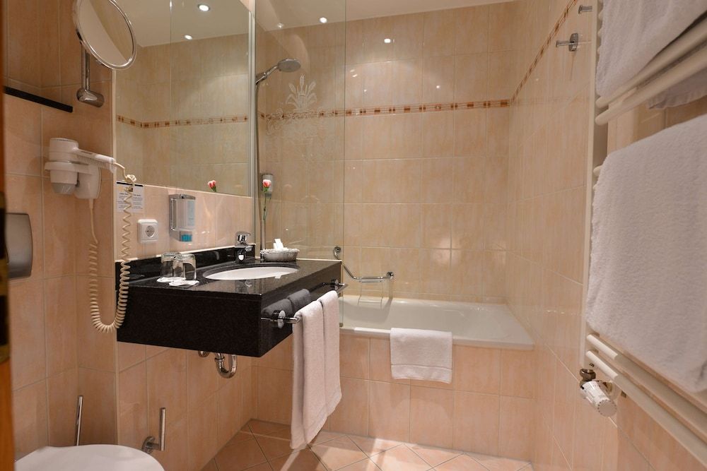 Best Western Plus Hotel Erb Superior Room, 1 Double Bed (Converts to 2 Twin Beds) 6