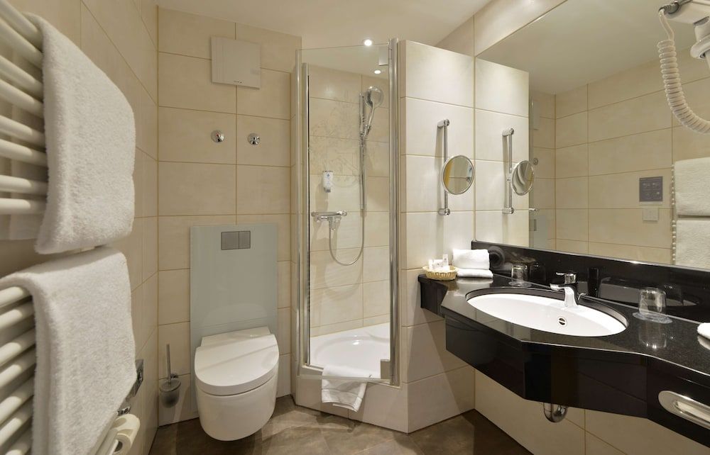 Best Western Plus Hotel Erb Family Room, 1 King Bed (with Sofabed) 6