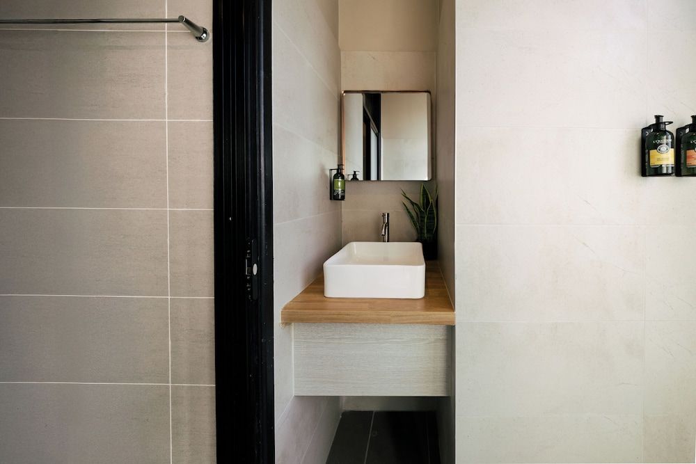 City Budget Hotel Deluxe Family Room 6