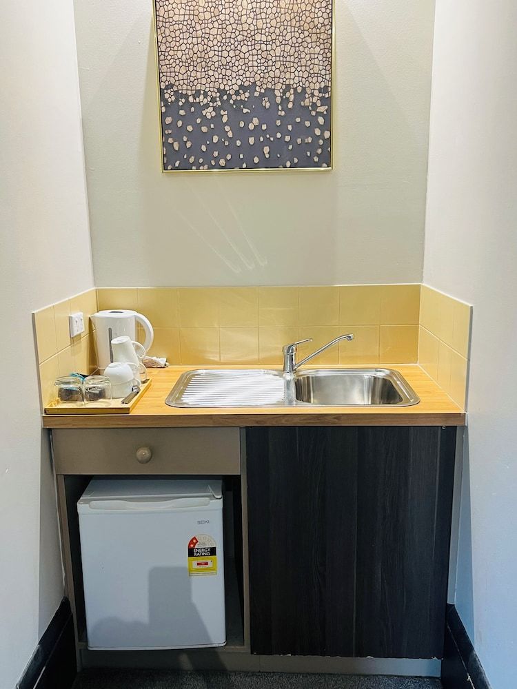 City Budget Hotel Deluxe Family Room 5