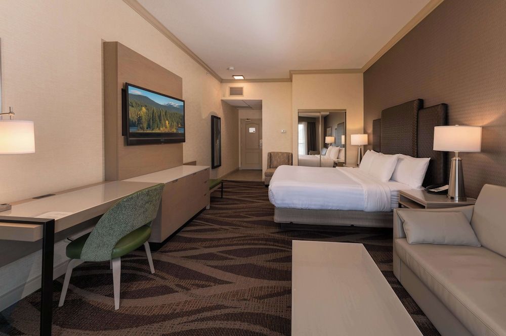 Prestige Harbourfront Resort, WorldHotels Luxury Standard Room, 1 King Bed, Non Smoking, Lake View (with Sofabed) 6