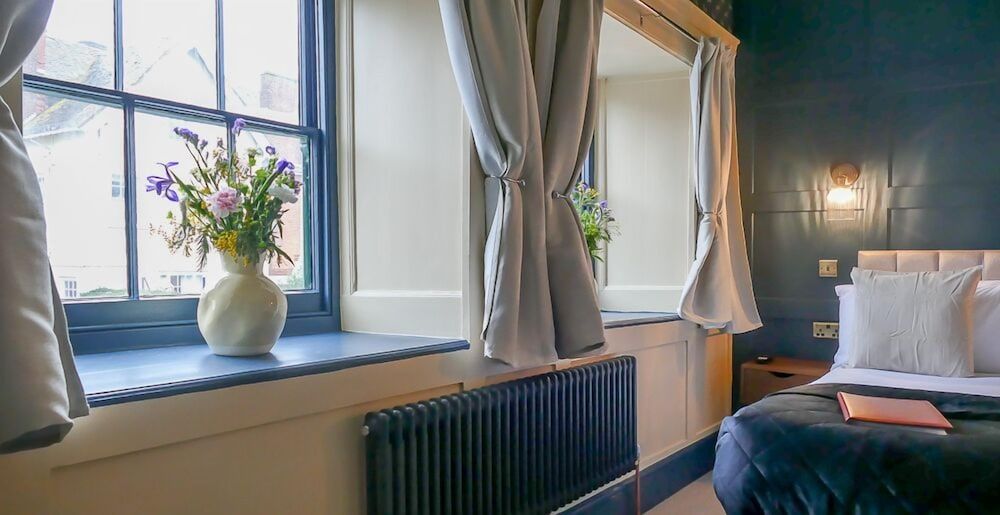 The Bugle Coaching Inn Double Room, Ensuite 8