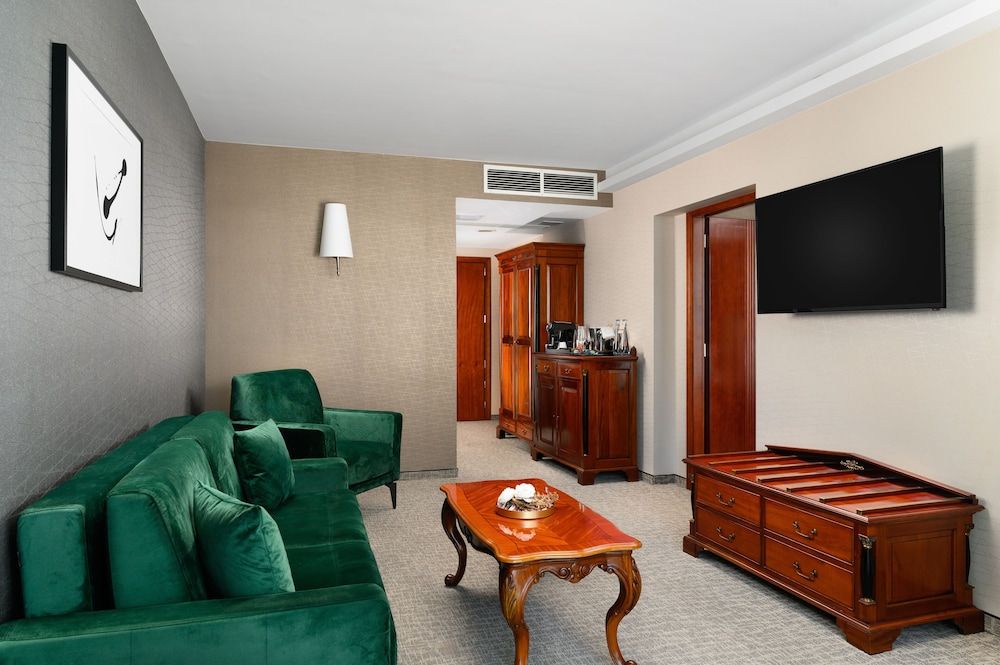 Hotel Divinus Deluxe Plus room 9