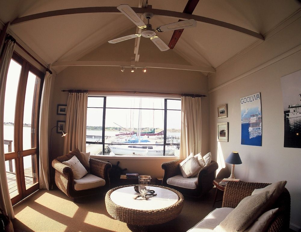 Boathouse Retreat