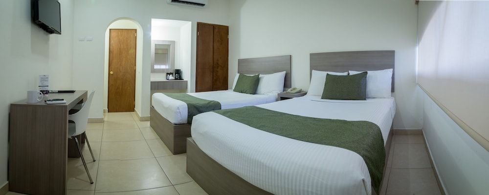 Hotel La Riviera Standard Double Room 5