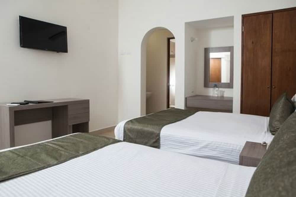 Hotel La Riviera Standard Double Room 4