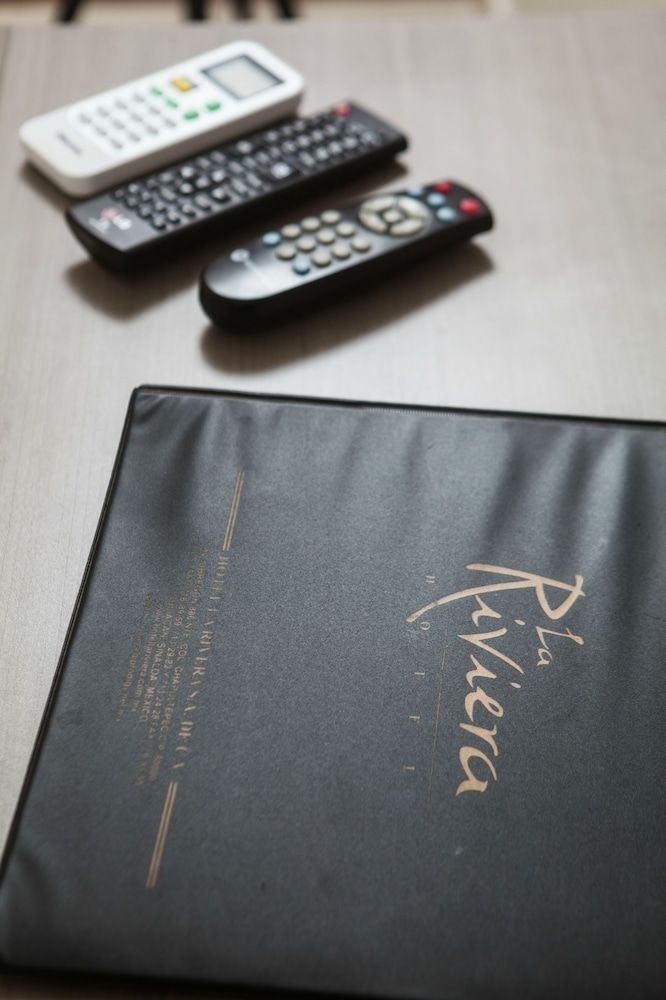 Hotel La Riviera Basic Single Room, 1 King Bed 3