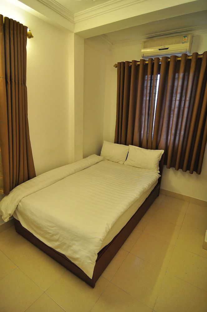 undefined Bluebell Hotel 6