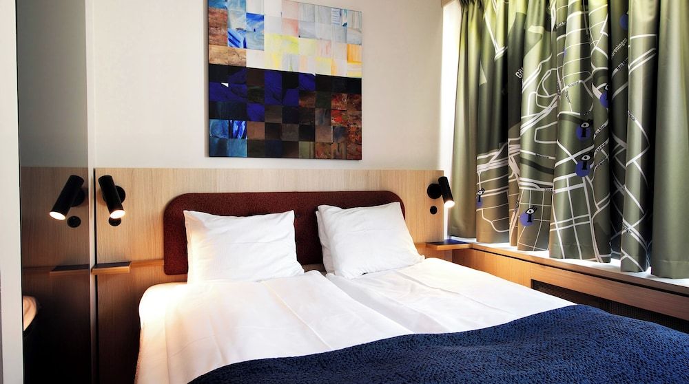 undefined Comfort Hotel City 4