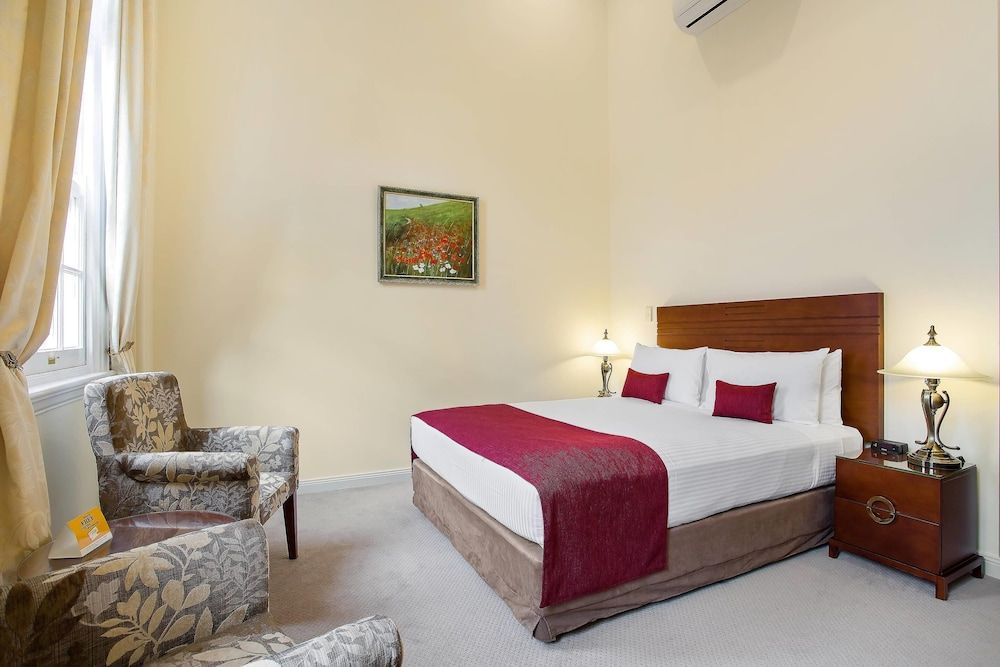 Room, 1 Queen Bed (Heritage)