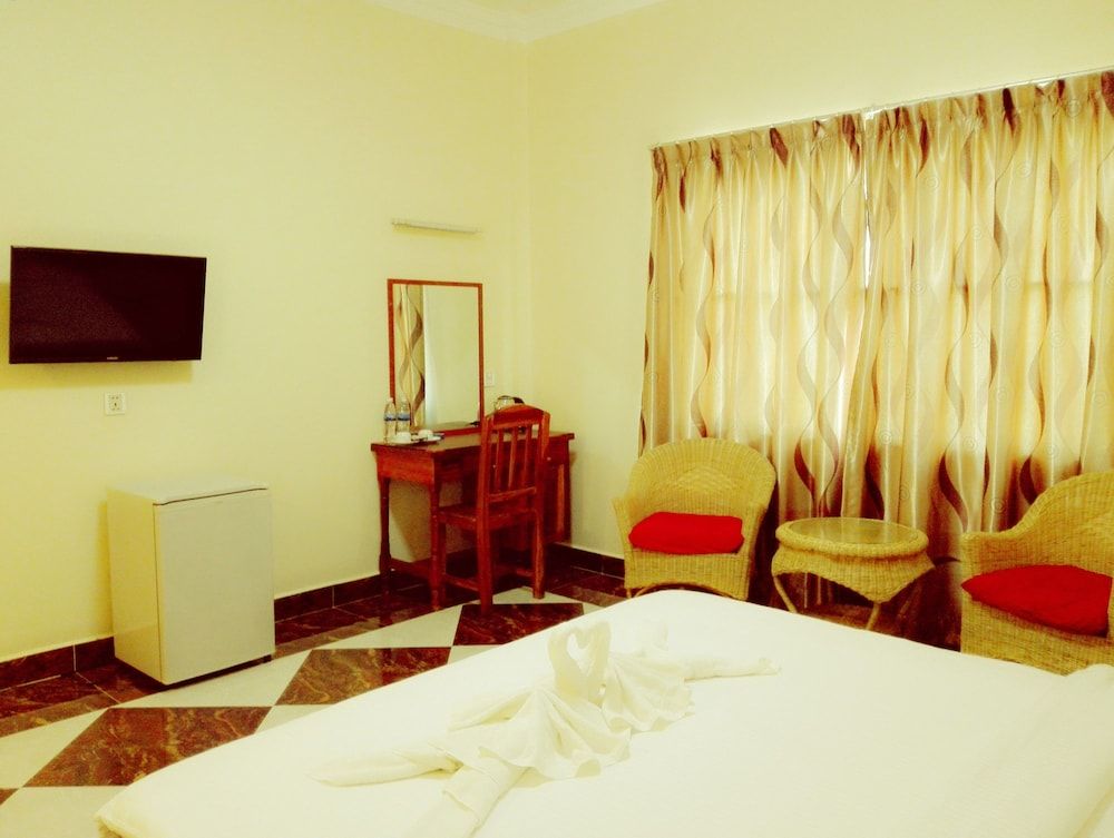 Golden Star Inn Deluxe Double Room 6