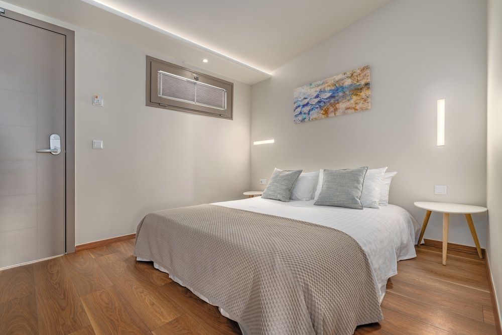 Penthouse Suite, Sea Front