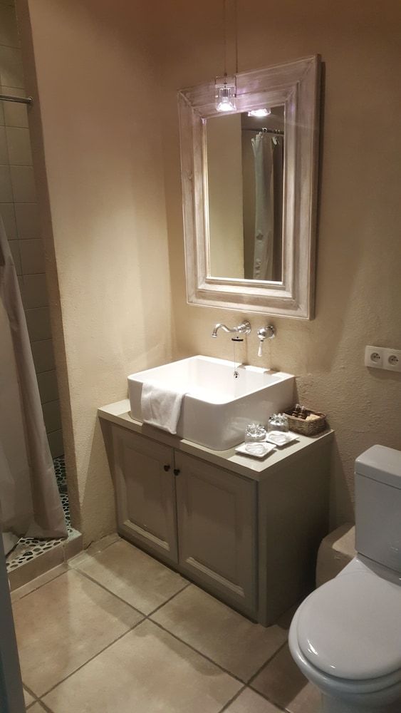 Couvent d'Hérépian Superior Studio, Mountain View 4