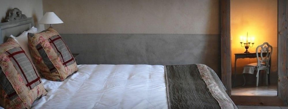 Couvent d'Hérépian Suite, Mountain View 7