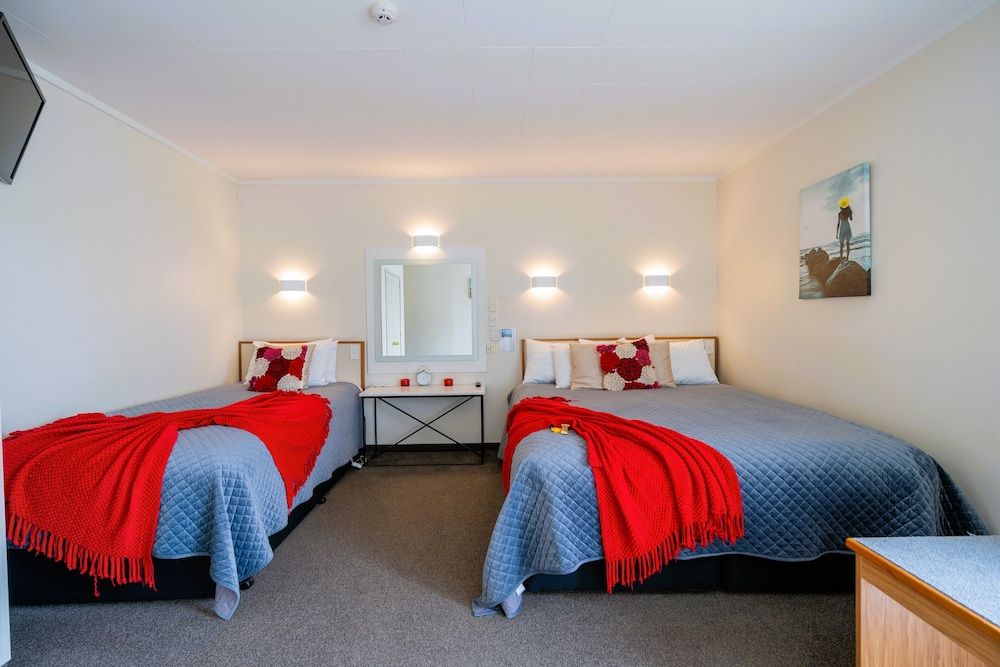 Apartment, 1 Bedroom, Downstairs (Queen and Single)