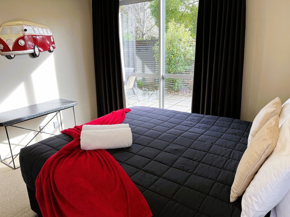 Private 3 Bedrooms House - Off site Location (less than 1km away / 15min walk from Motel)