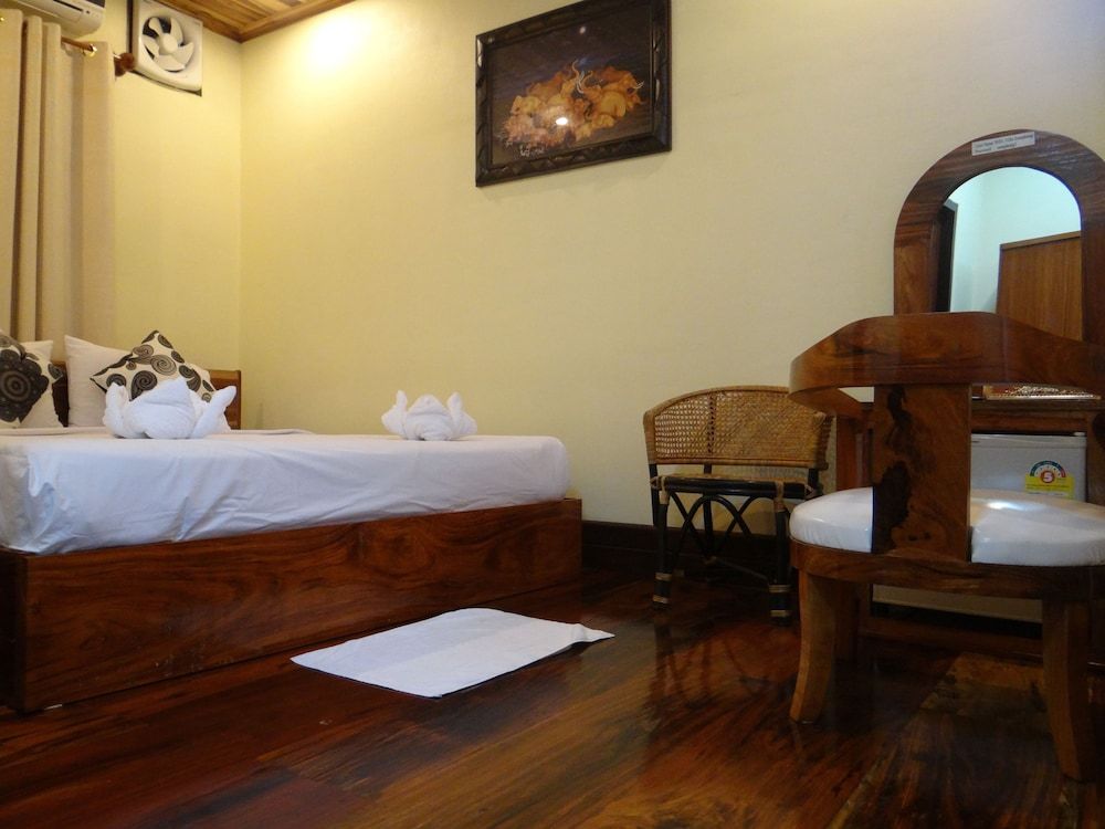 Villa Somphong Deluxe Double downstairs