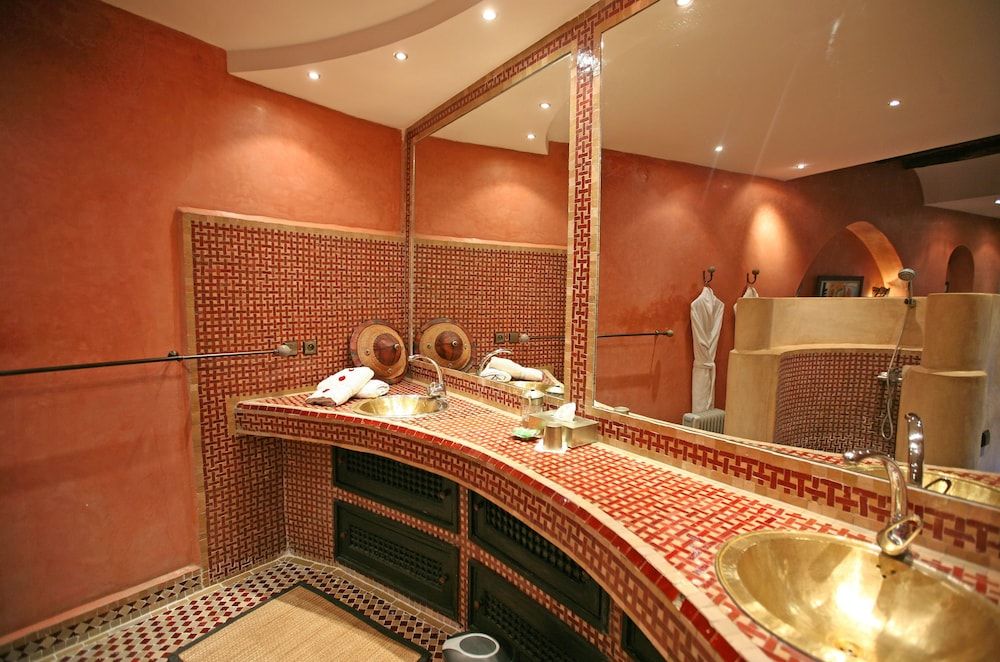 Riad et SPA Misria Les Orangers Suite supérieure salle de bain privée 5