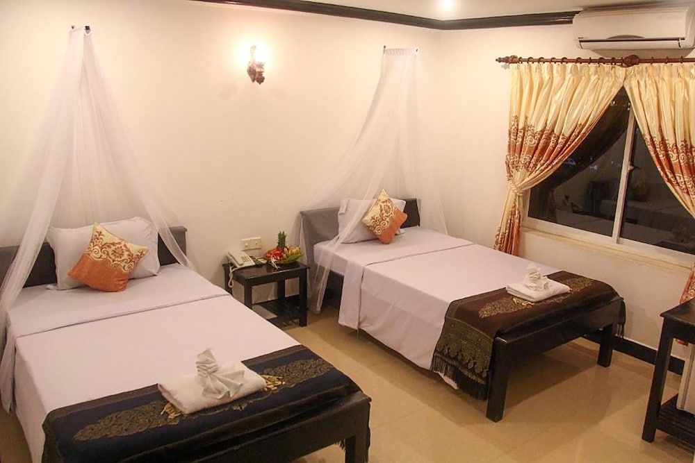 Parent Heritage Angkor Villa Standard Twin Room 5