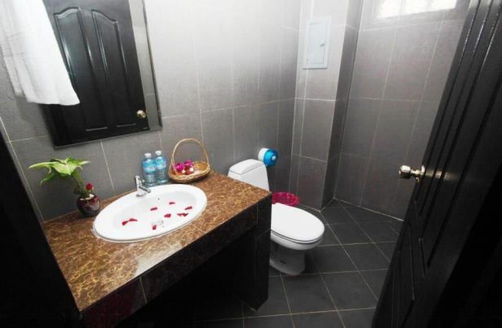 Parent Heritage Angkor Villa Standard Twin Room 6