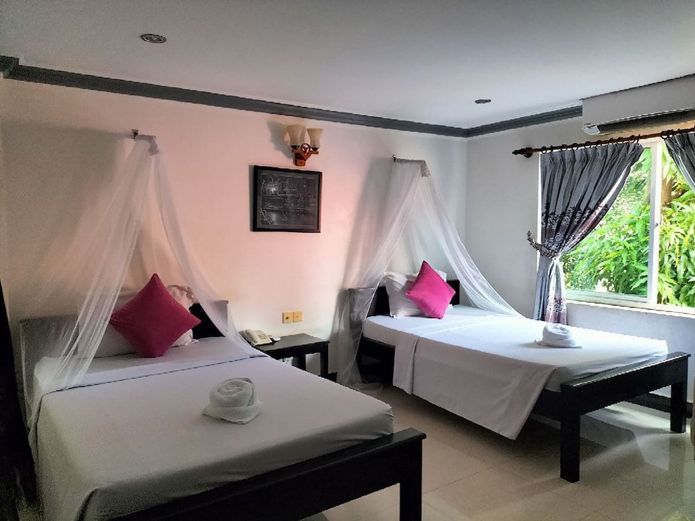 Parent Heritage Angkor Villa Standard Twin Room 4
