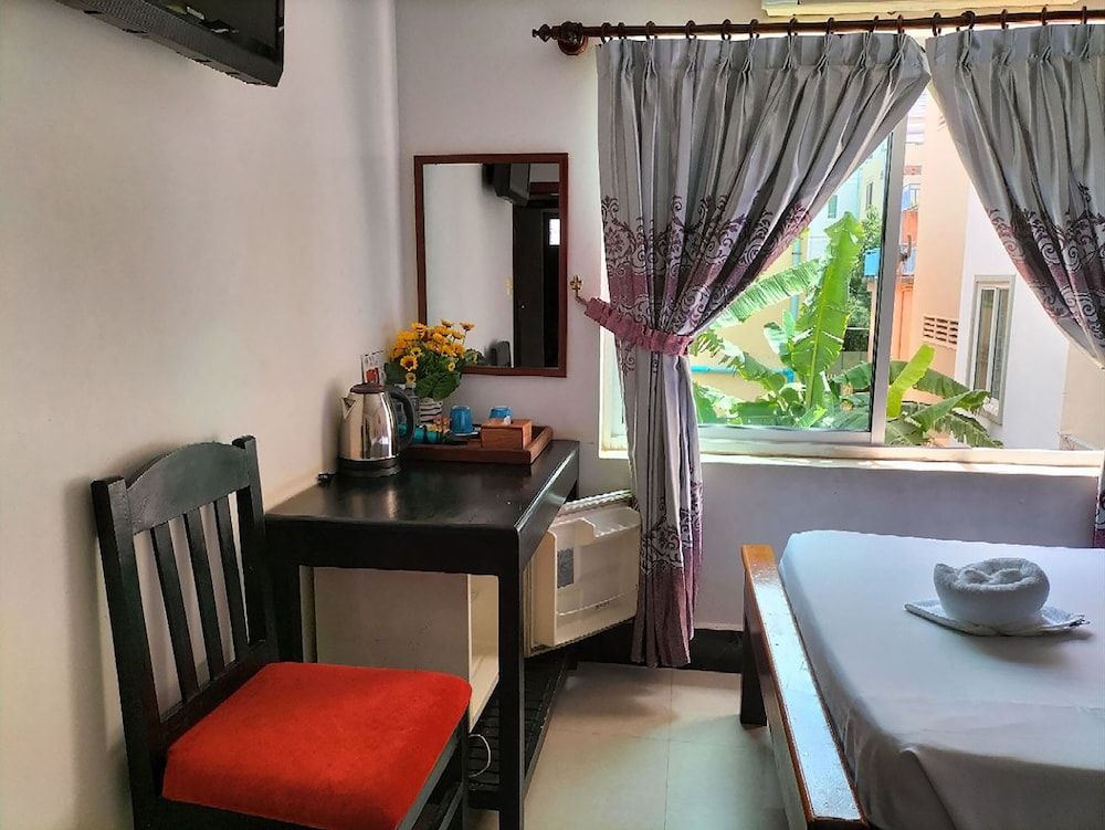 Parent Heritage Angkor Villa Standard Twin Room 8