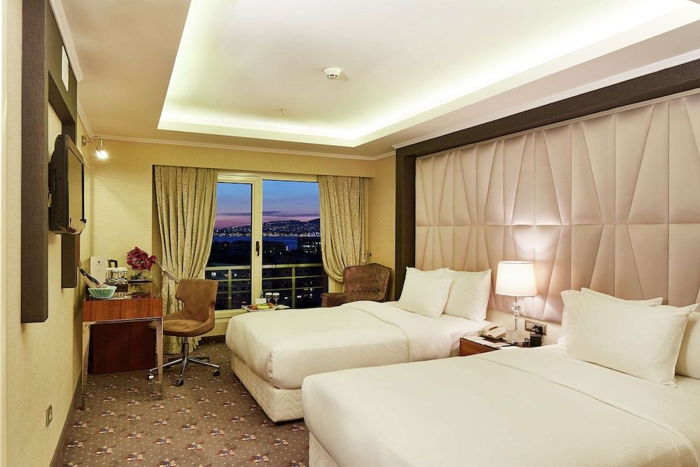 Doubletree By Hilton Hotel Izmir - Alsancak Twin Guest Room 2