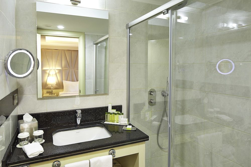 Doubletree By Hilton Hotel Izmir - Alsancak Twin Guest Room 3