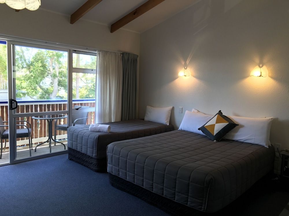 Edelweiss Motel Studio Deluxe Upstairs 4