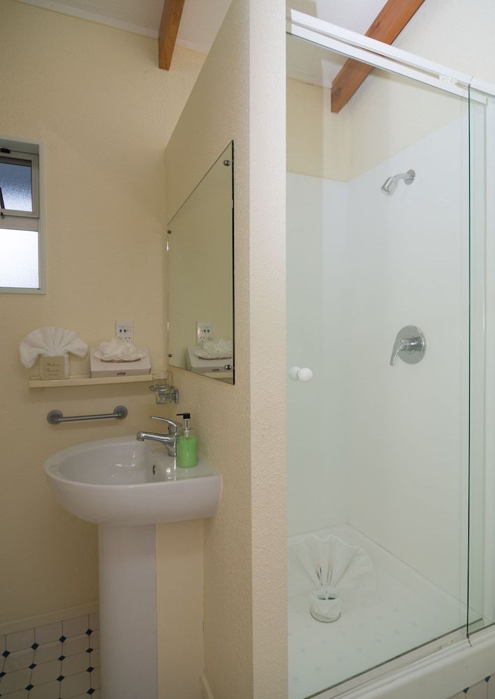 Edelweiss Motel Studio Deluxe Upstairs 9