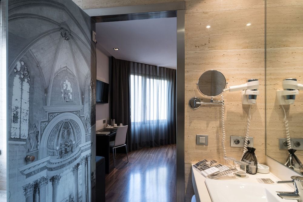 Catalonia Catedral Hotel Double or Twin Room 8