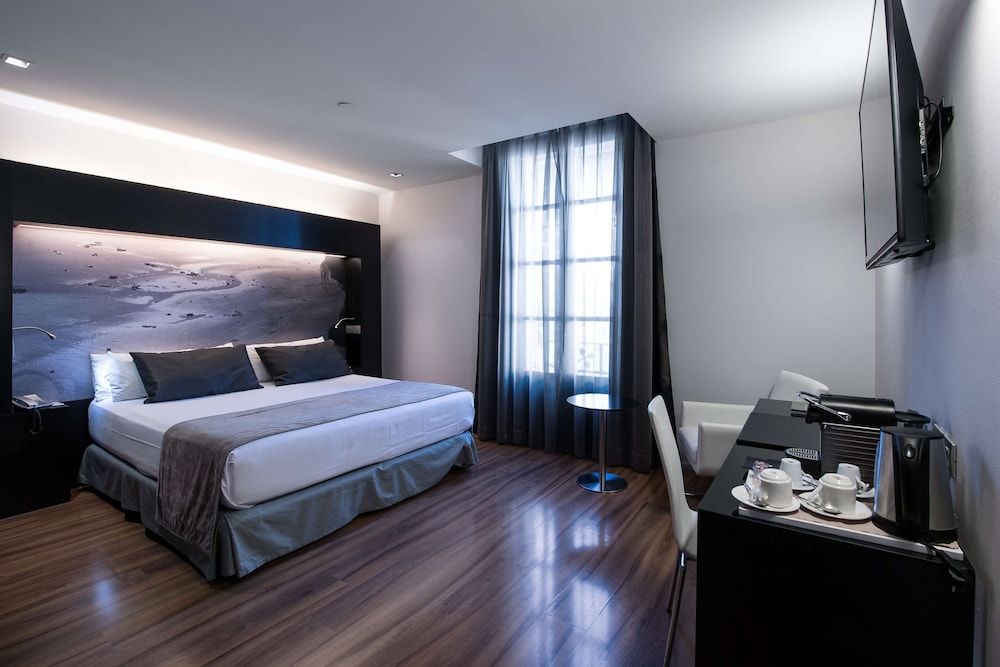 undefined Catalonia Catedral Hotel 2