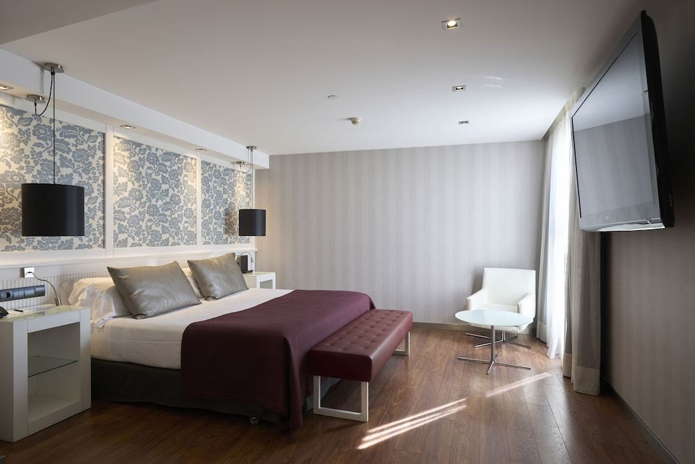 undefined Catalonia Catedral Hotel 3