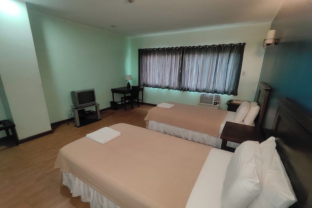Oftana Suites Cebu near Oakridge Standard Twin Room 2