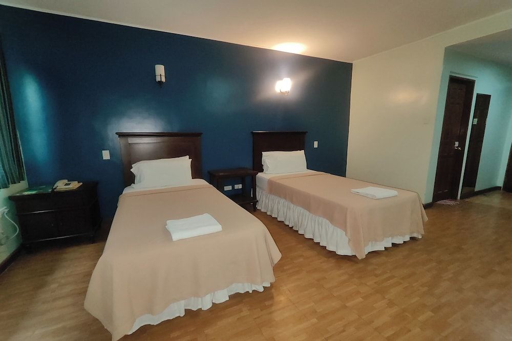 Oftana Suites Cebu near Oakridge Standard Twin Room 4