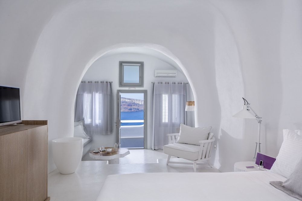 Charisma Suites Senior Suite, Sea View 3