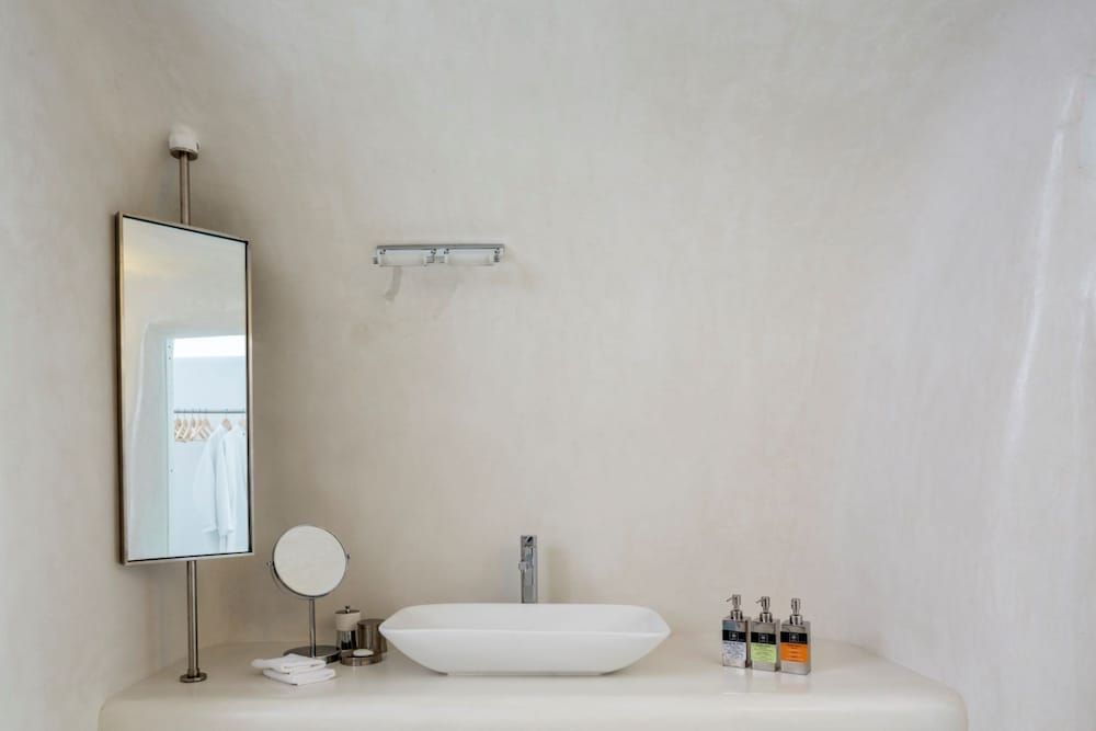 Charisma Suites Senior Suite, Sea View 9