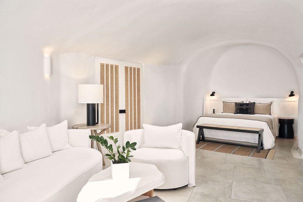 Charisma Suites Senior Suite, Sea View 10