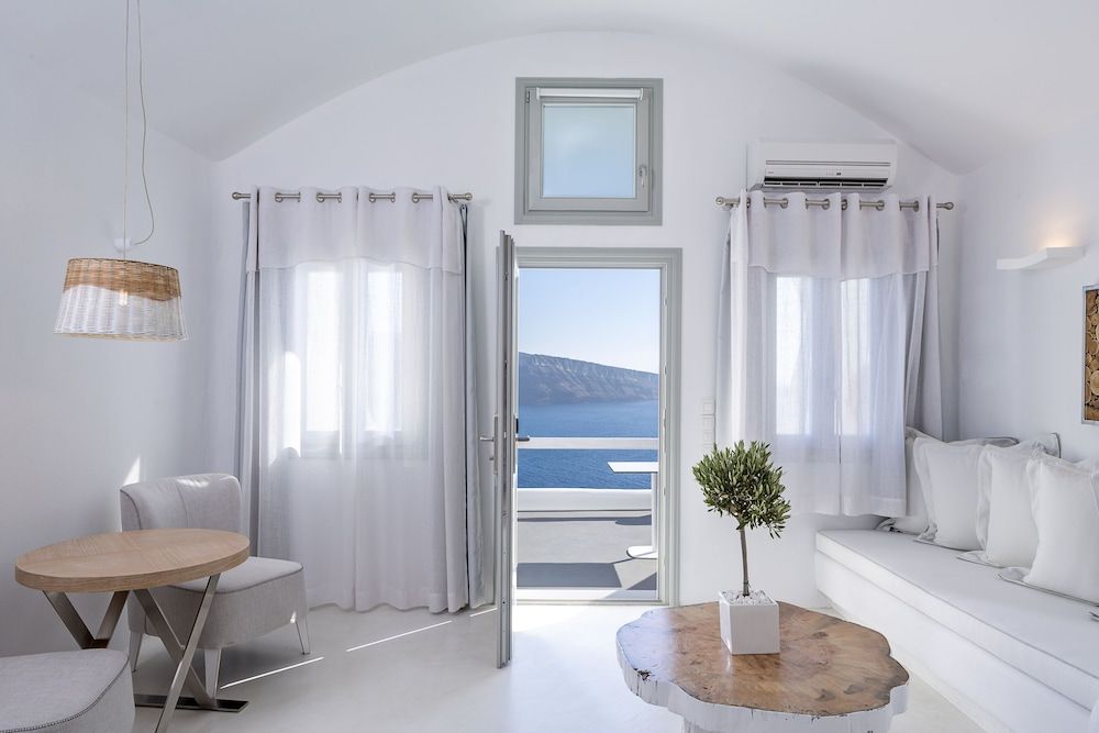 Charisma Suites Senior Suite, Sea View 11