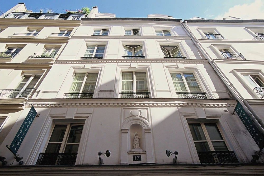 Trendy Canette Hotel